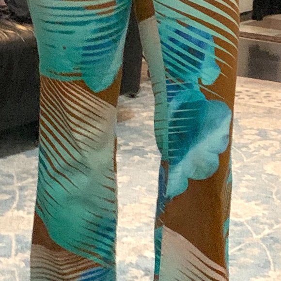 Versus Versace HOT Pants with Flare - Picture 12 of 13